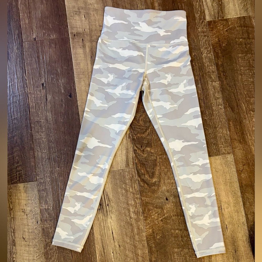 Athleta Elation 7/8 Leggings High Rise Buttery Soft Slimming Shaping Camo, XXS